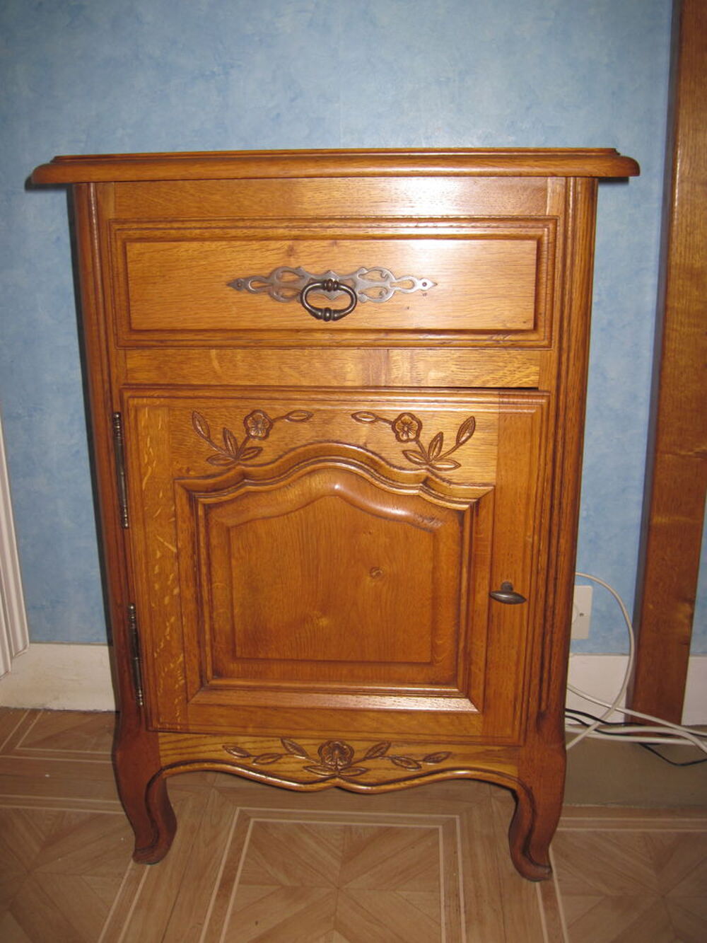 deux tables de chevet Meubles