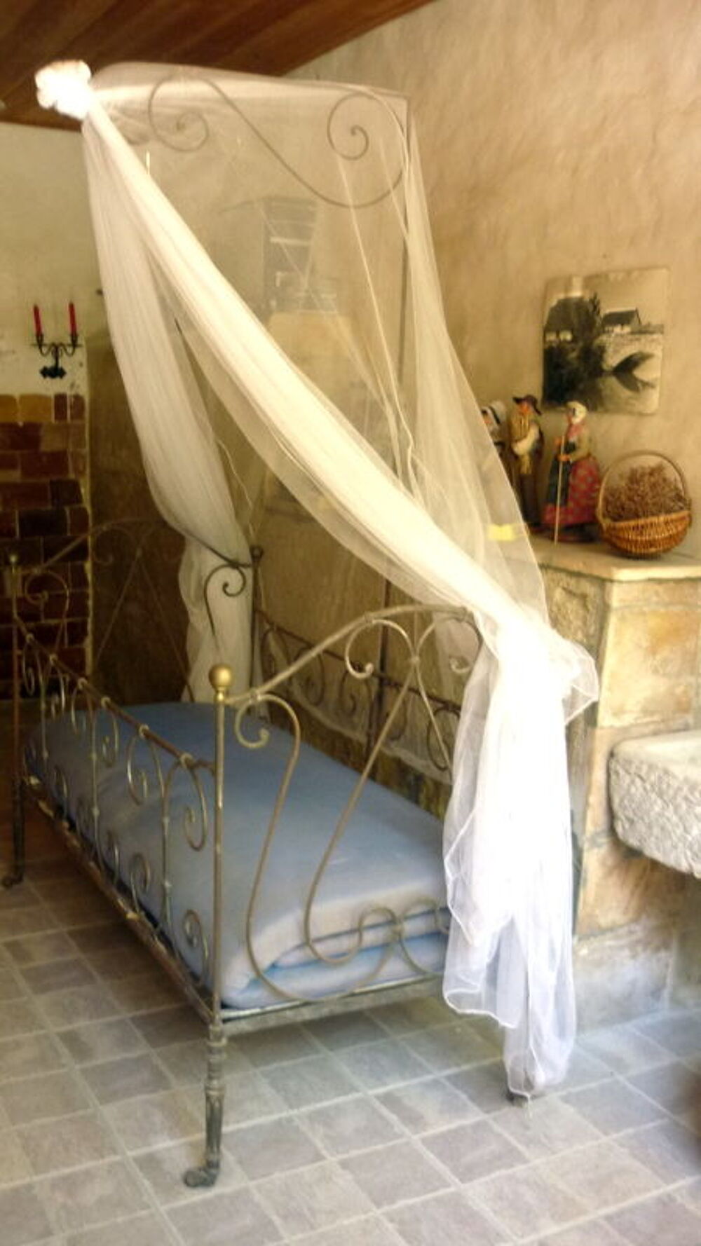 Tr&egrave;s beau lit m&eacute;tallique ancien pour enfant Meubles