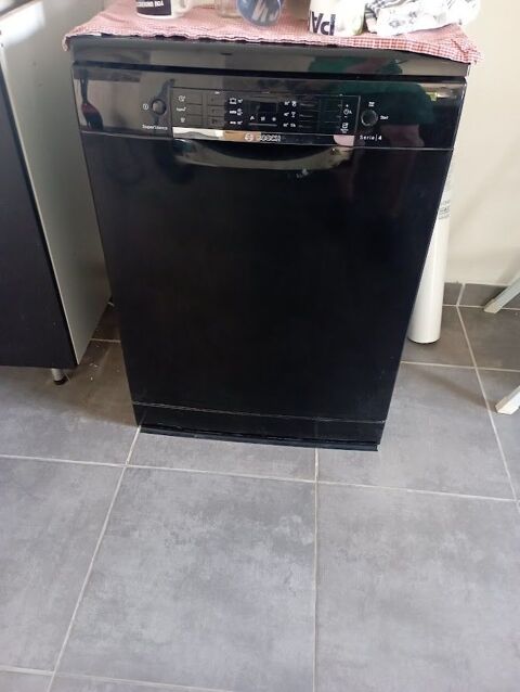 Lave vaisselle Bosch série 4 Super silence 250 Châteauneuf (73)