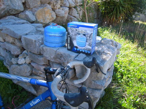 CAMPING BR�LEUR GAZ . 30 Villeveyrac (34)