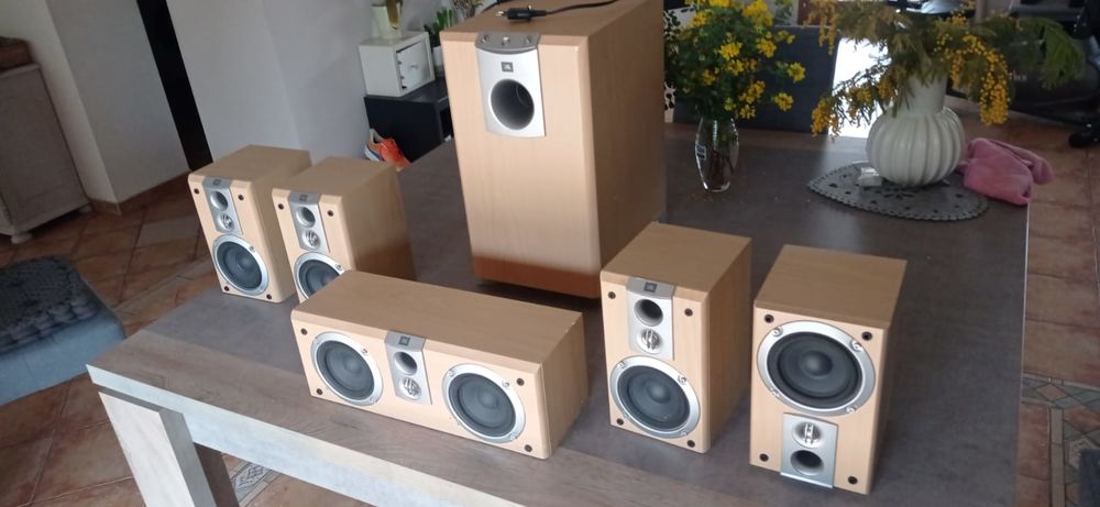 syst&egrave;me haute fid&eacute;lit&eacute; 5.1 JBL +caisson de basses acti Audio et hifi