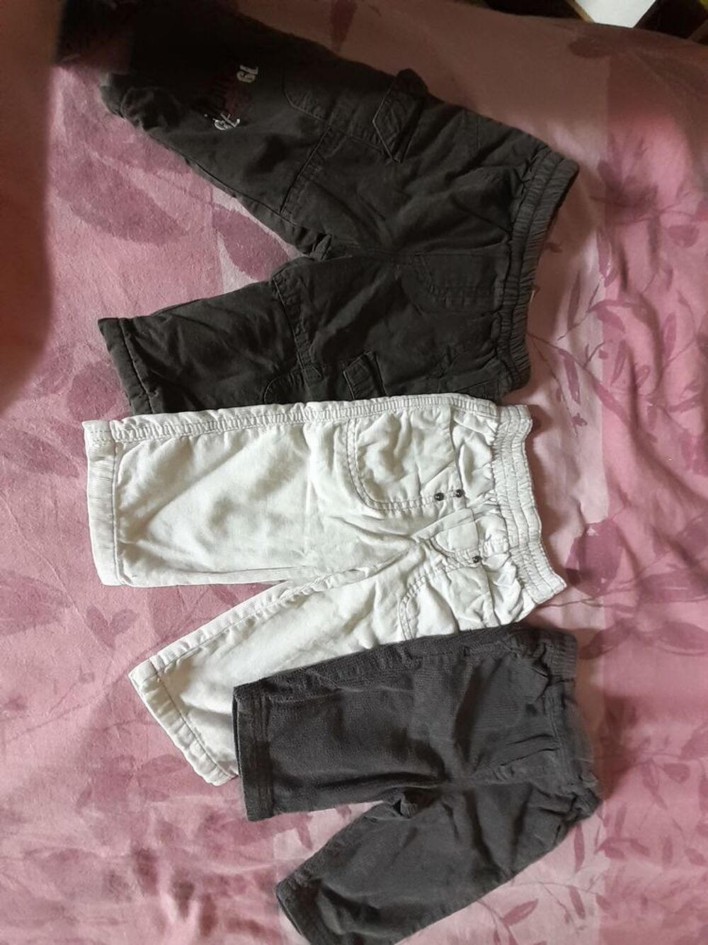 Lot de 3 pantalons hiver gar&ccedil;on 6 mois
Puériculture