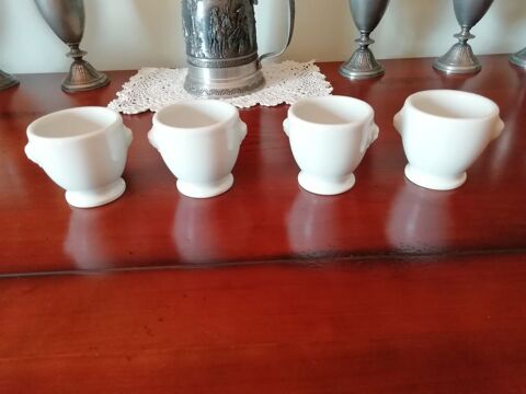 4 petites tasses � caf� blanches 8 L�signy (77)