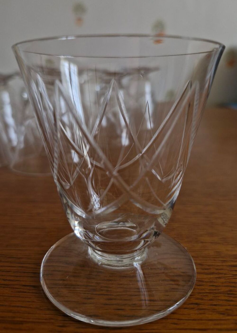 SERVICE VERRES ET CARAFE FINEMENT GRAVES EN CRISTAL VINTAGE Cuisine