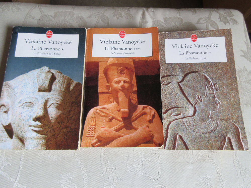 La pharaonne tome 1 - 2 - 3
Les 3 volumes de La Pharaonne 
Livres et BD