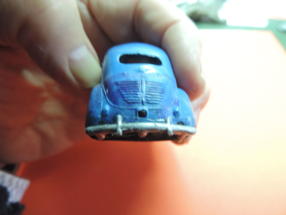 NOREV - 4 cv - RENAULT - Echelle : 1/43 &egrave;me.
