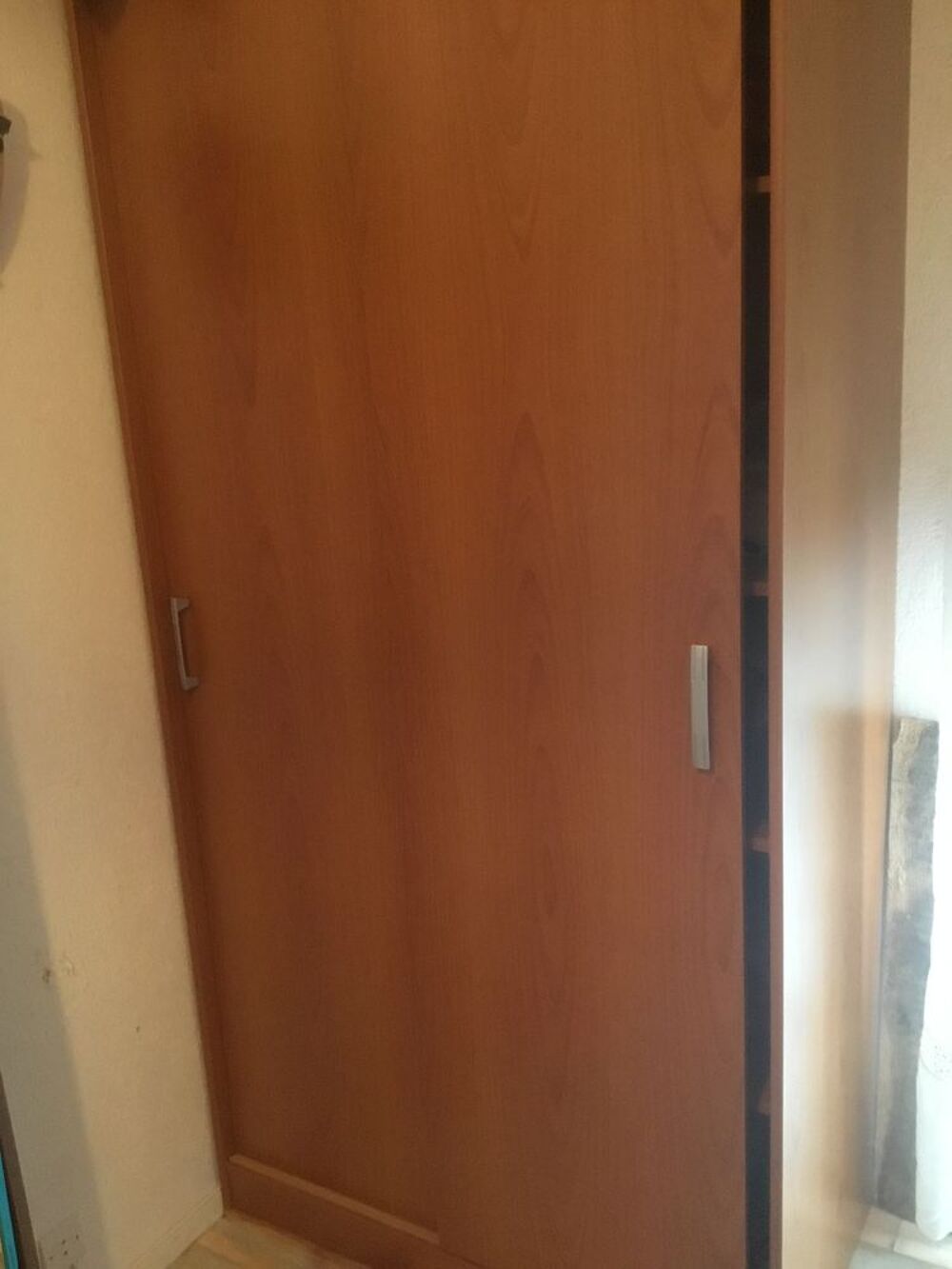 Armoire penderie coloris ch&ecirc;ne Meubles