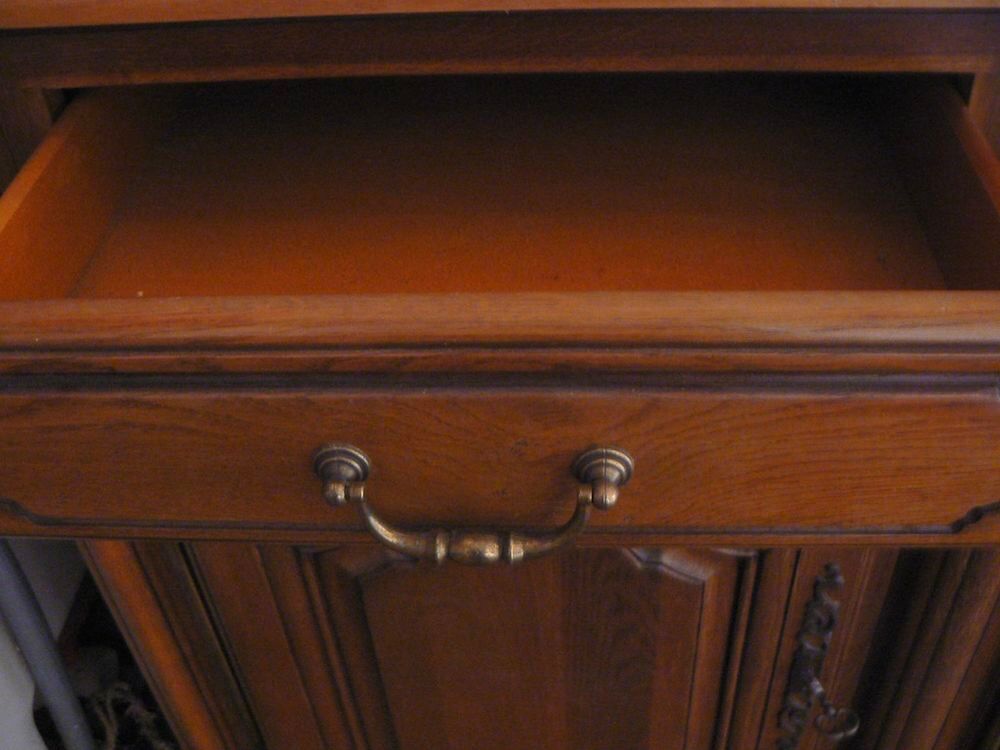 Grand buffet bas/enfilade en ch&ecirc;ne 4 portes 4 grands tiroirs Meubles
