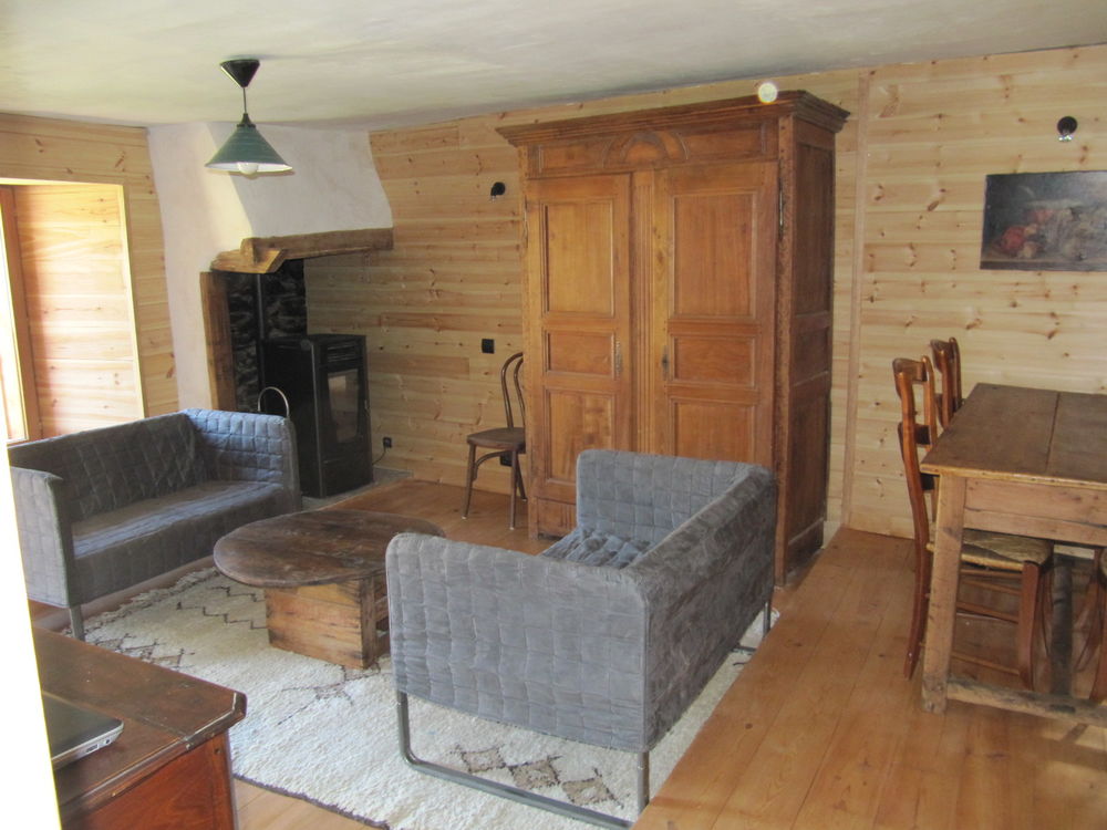   Gîte dans hameau d'altitude (1500m)  Vacances  / Offres de location 