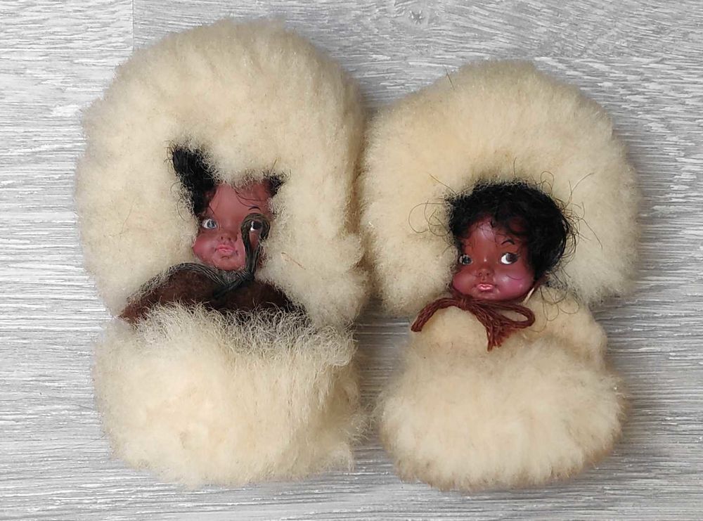 Artisanat, petites poup&eacute;es inuit 