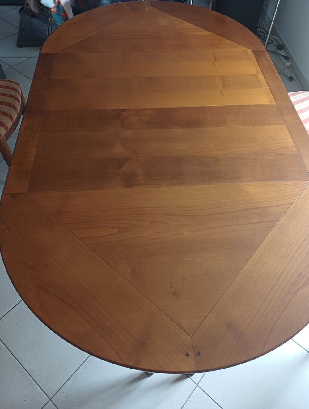 Table salle &agrave; manger Louis philippe Meubles