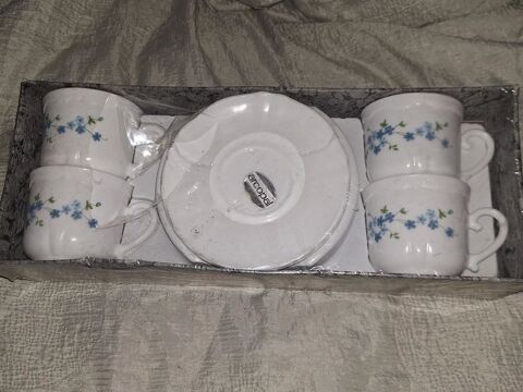 Service � caf� Arcopal neuf sous emballage 35 Foug�res-sur-Bi�vre (41)