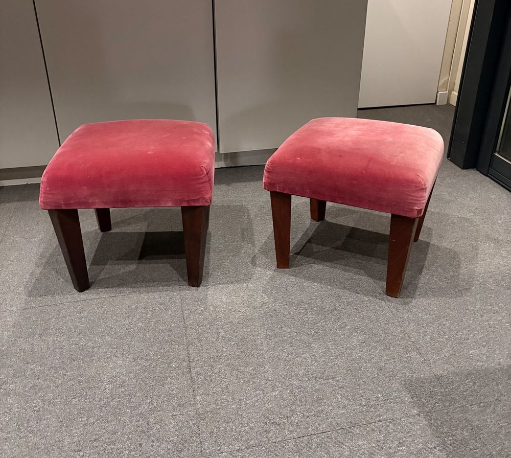 PETITS TABOURETS BAS POUFS VELOURS ET BOIS Meubles