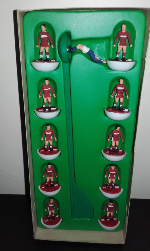 Subbuteo - Equipe / Team Middlesbrough FC 70 Angers (49)