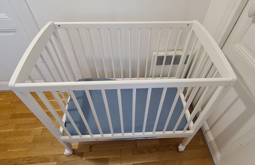Lit b&eacute;b&eacute; barreaux parfait &eacute;tat Meubles