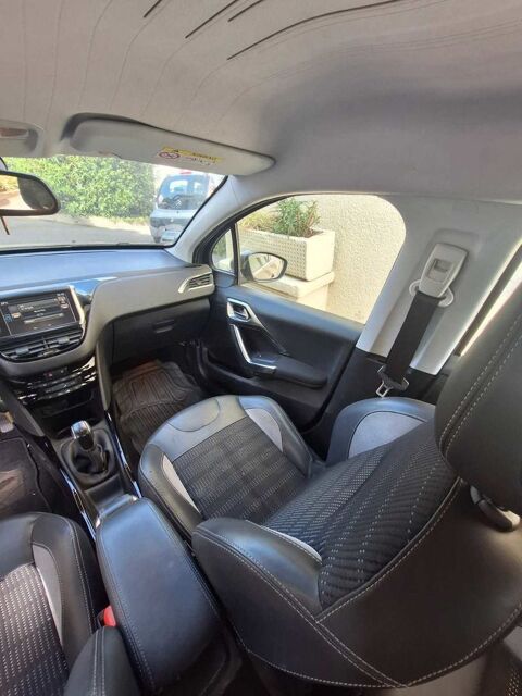 Peugeot 2008 allure 1.2l 110ch