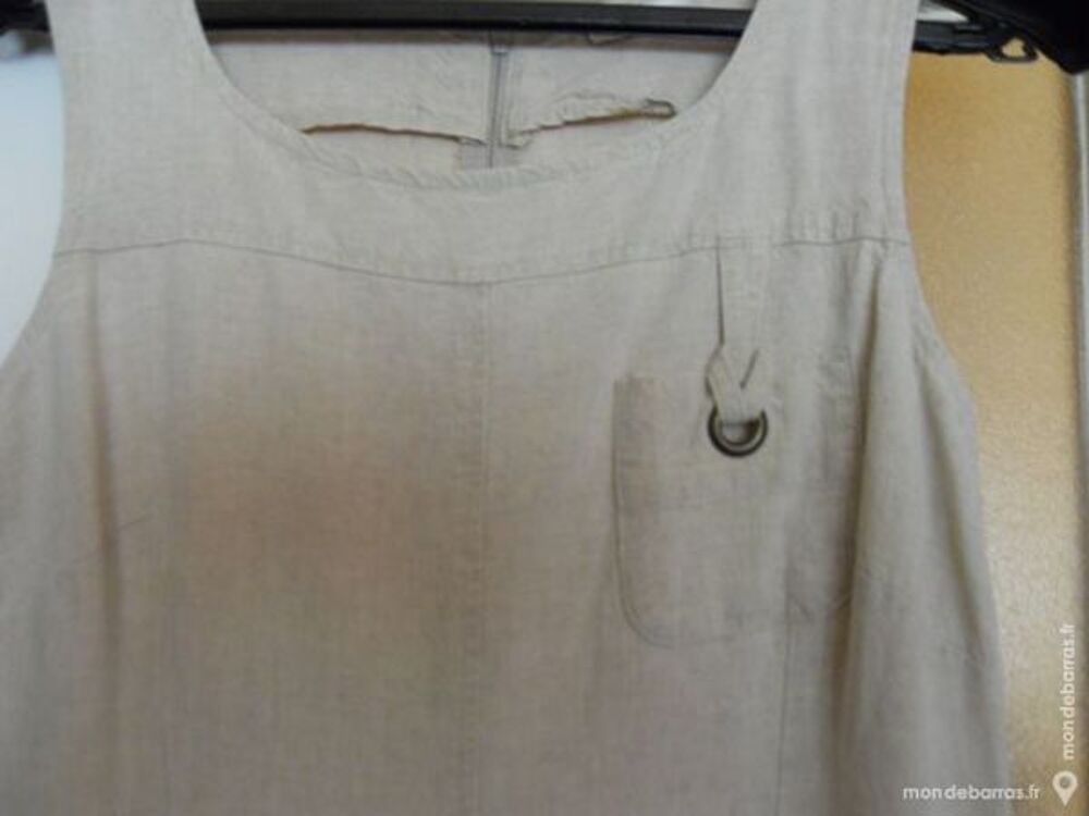 Robe mi-long beige taille 38 Vêtements