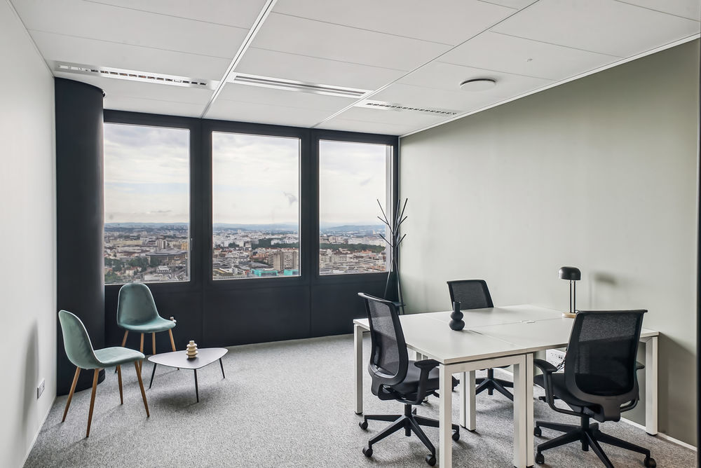  Un bureau de coworking ouvert entièrement équipé pour vous et votre équipe à Lyon, Spaces Part-Dieu Lyon 3