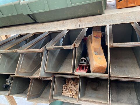 25 bo�tes de rangement de l'arm�e acier  175 Saussay (28)