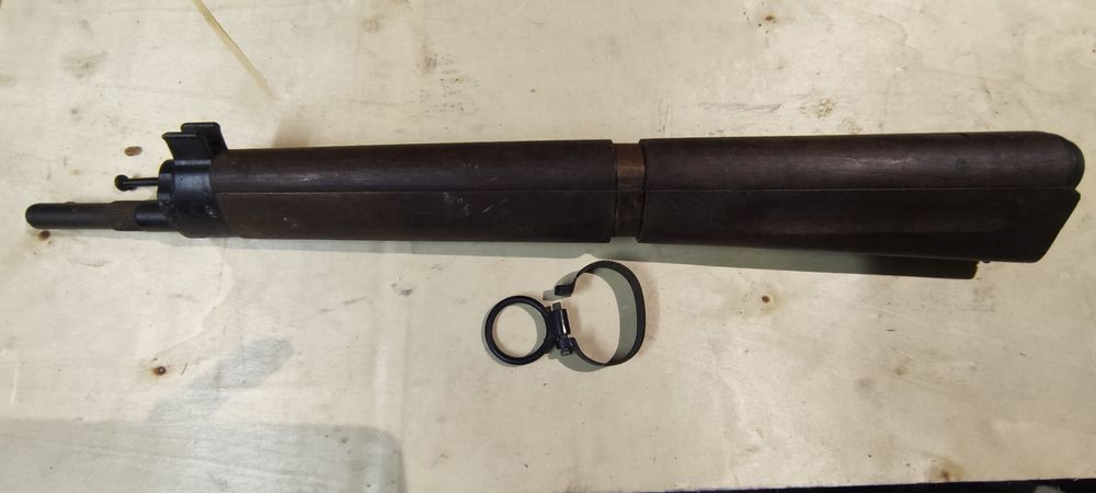 Cross en bois pour vieux fusil 