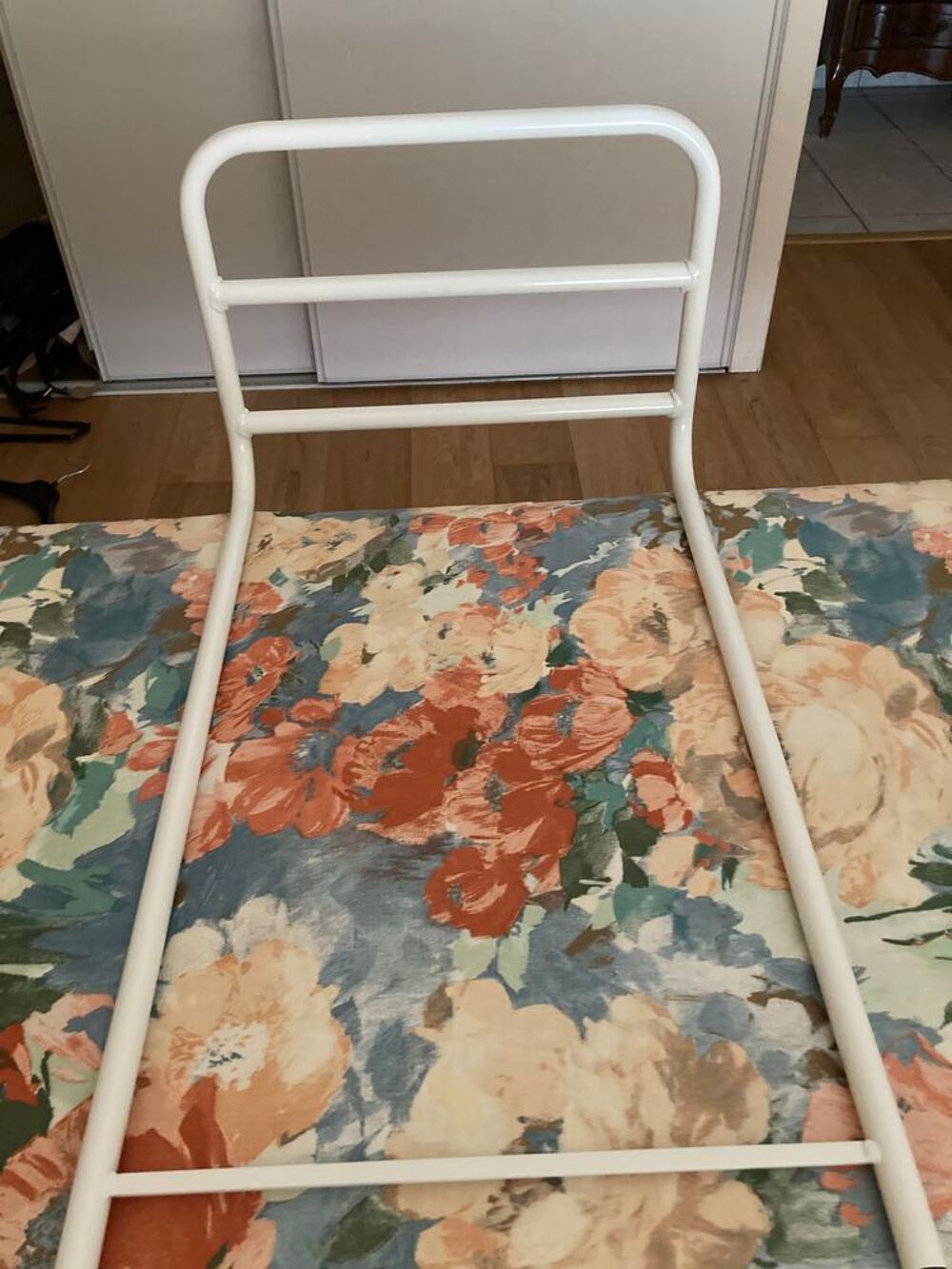   Barre de lit pour aide au coucher et au lever 
