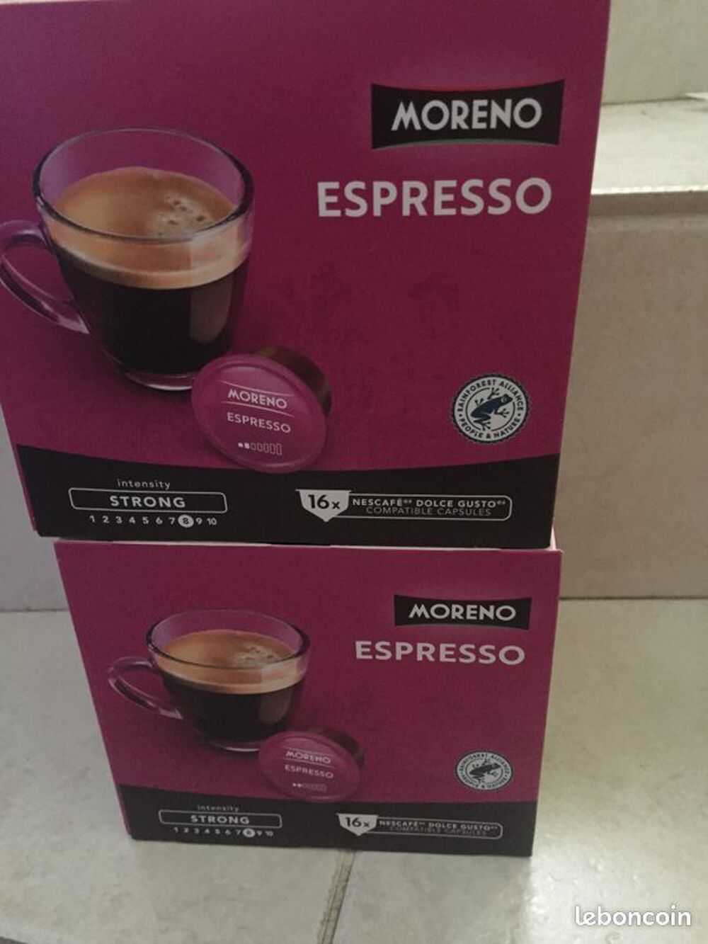 Cafeti&egrave;re Dolce Gusto noire. marque KRUPS + 24 capsules Electroménager