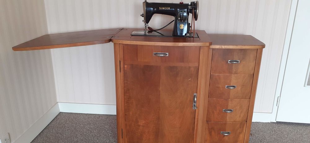 Machine a coudre singer Meubles