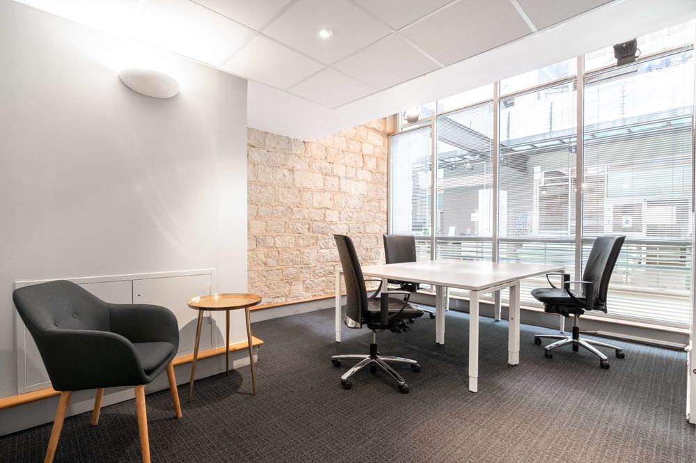   Espace de bureau priv� pour 3 personnes � Marseille Les Docks  