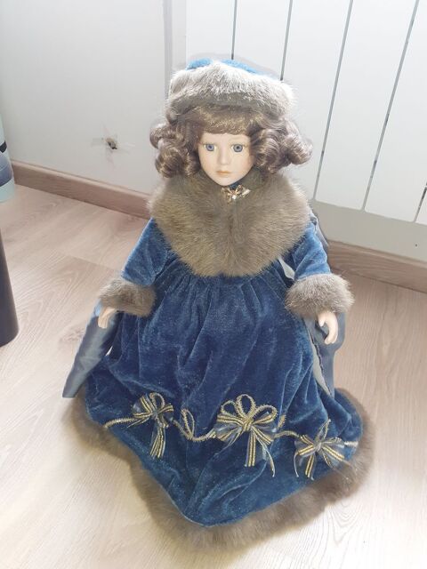 Poup�e porcelaine 30 Saint-Georges-sur-Baulche (89)