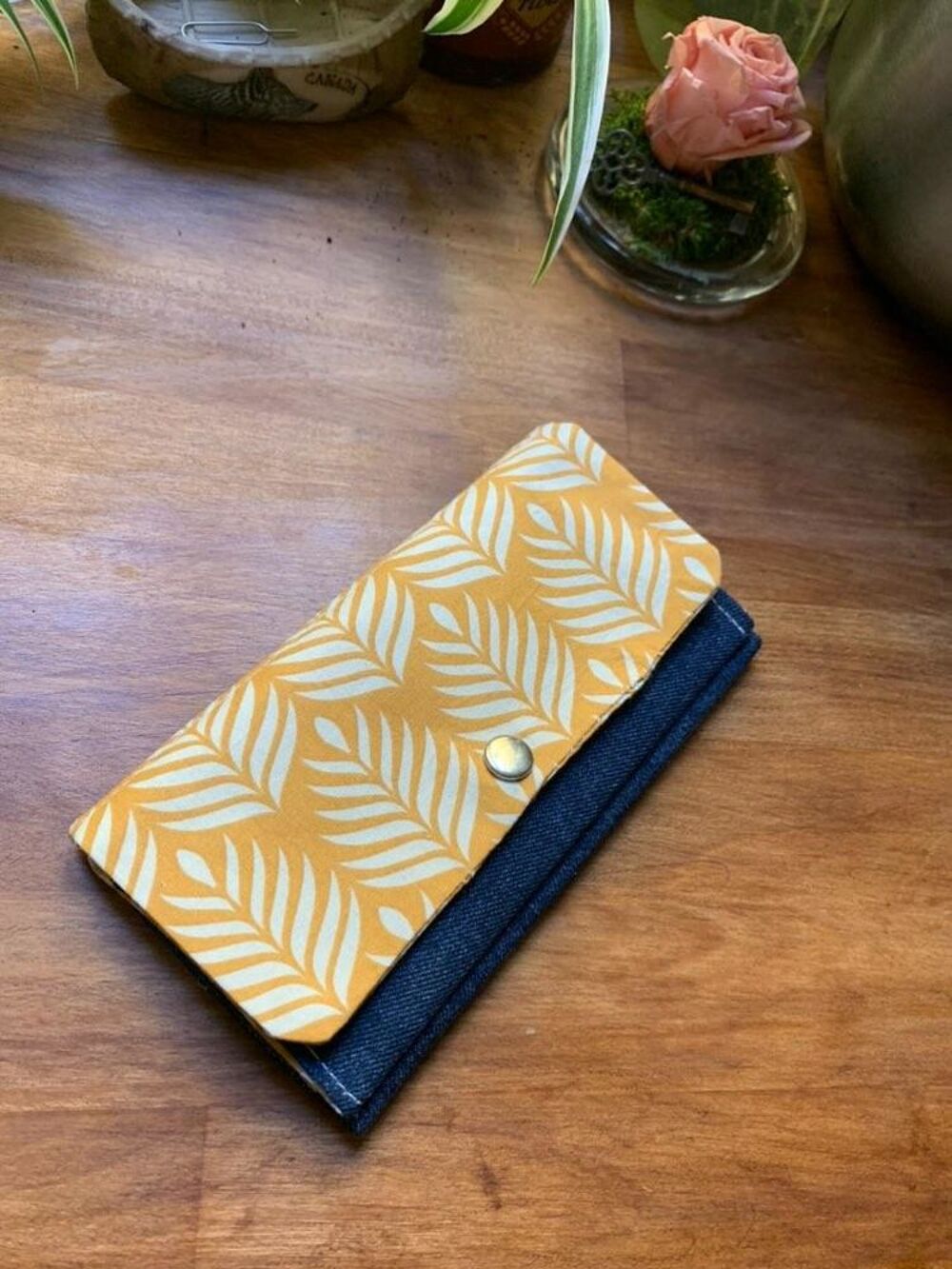 sac &agrave; main avec portefeuille assorti Vêtements