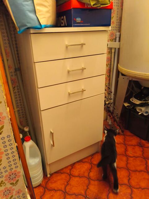 2 Petits meubles en formica 15 Bergerac (24)