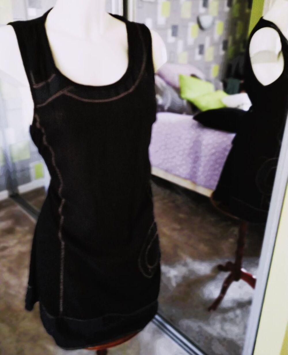 robe noire bordures brunes Vtements