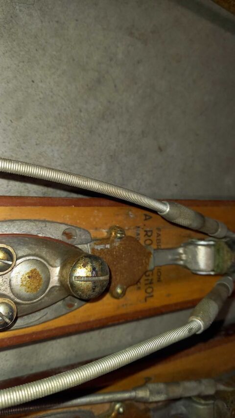 Skis anciens A.ROSSIGNOL en bois avec les batons 99 Eckbolsheim (67)
