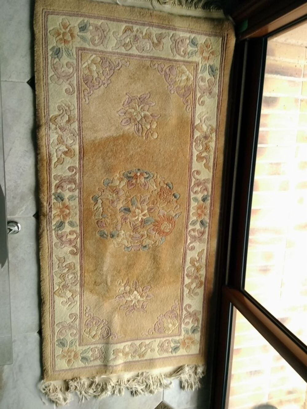 JOLI TAPIS EPAIS 70x140 mille noeud/pouce Meubles