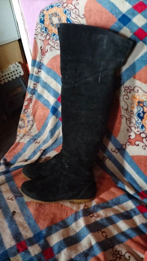 Bottes cuissardes cuir pointure 39 tr�s bon �tat 22 Cachan (94)