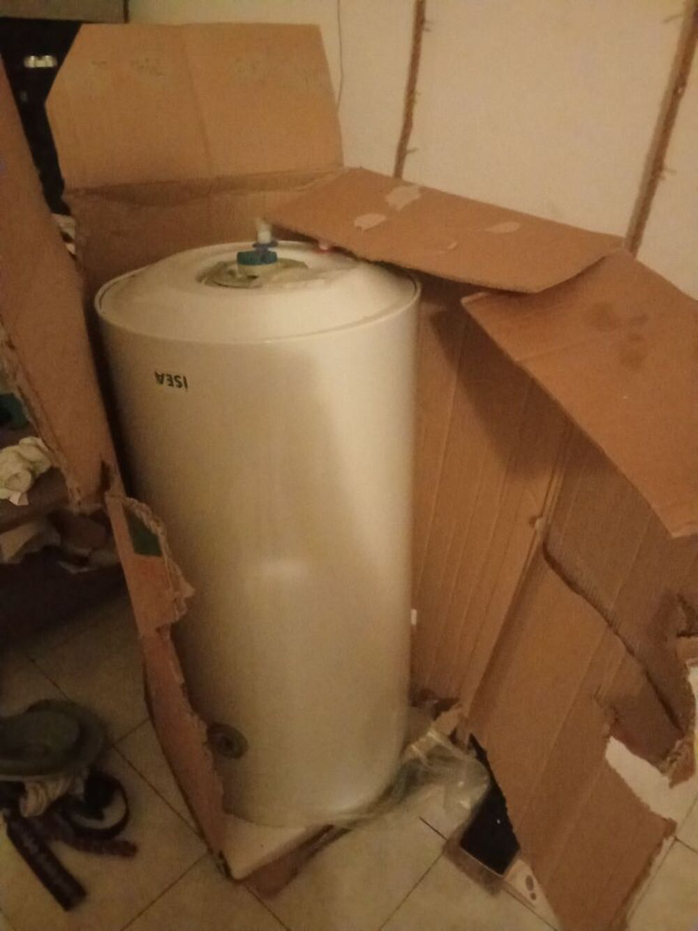 Cumulus 100 litres neuf sous garantie Electromnager
