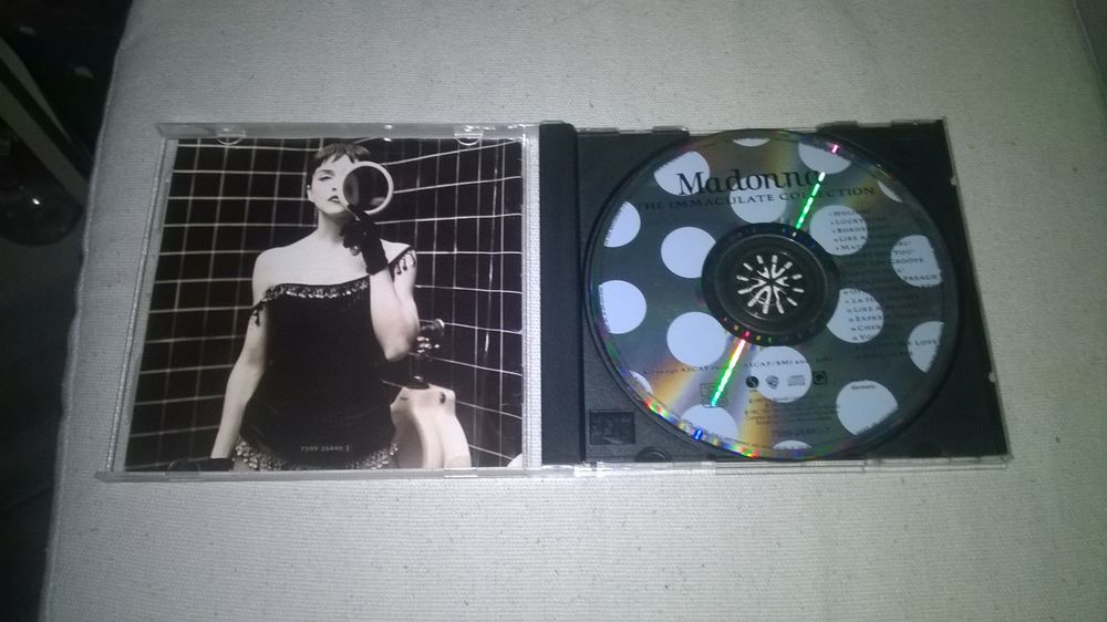 CD Madonna
The Immaculate Collection
1990
Excellent etat
CD et vinyles