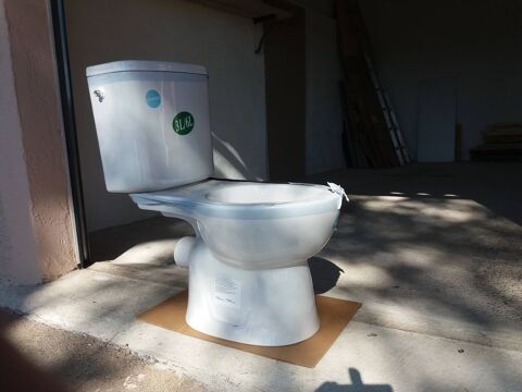   Pack WC complet Marque Vitra sortie horizontale .
