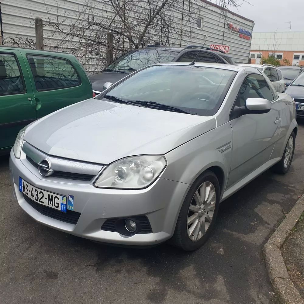 Tigra cab 1.4 - 90 Twinport Enjoy 2004 occasion 94700 Maisons-Alfort