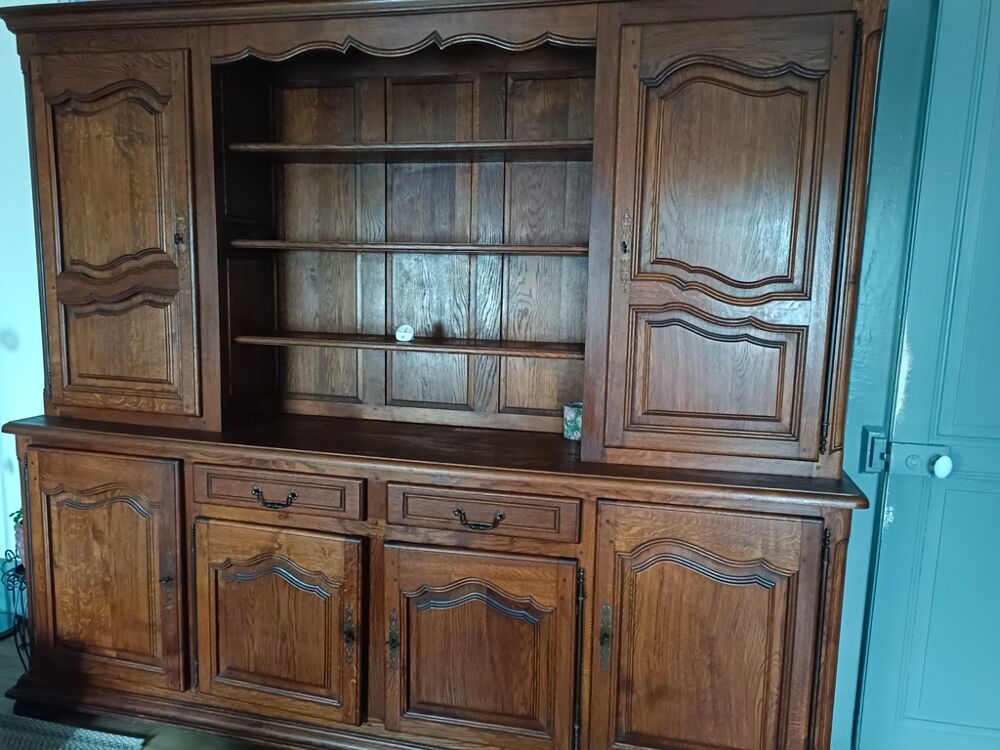 Buffet vaisselier en ch&ecirc;ne massif Meubles