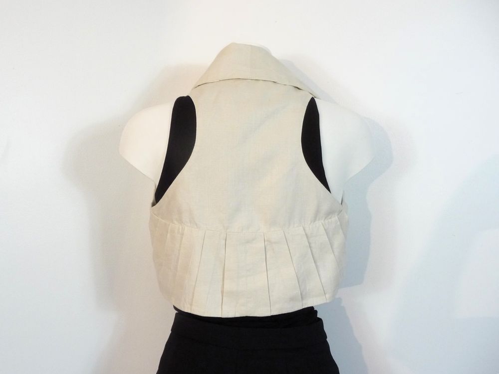 Top/ Bol&eacute;ro/ Veste Court en Tissu Beige sans manches- Eleene Vêtements