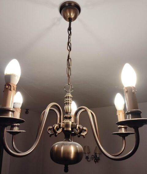 5 �clairages stylis�s : 1 lustre � 5branches et 4 appliques 100 Pontoise (95)