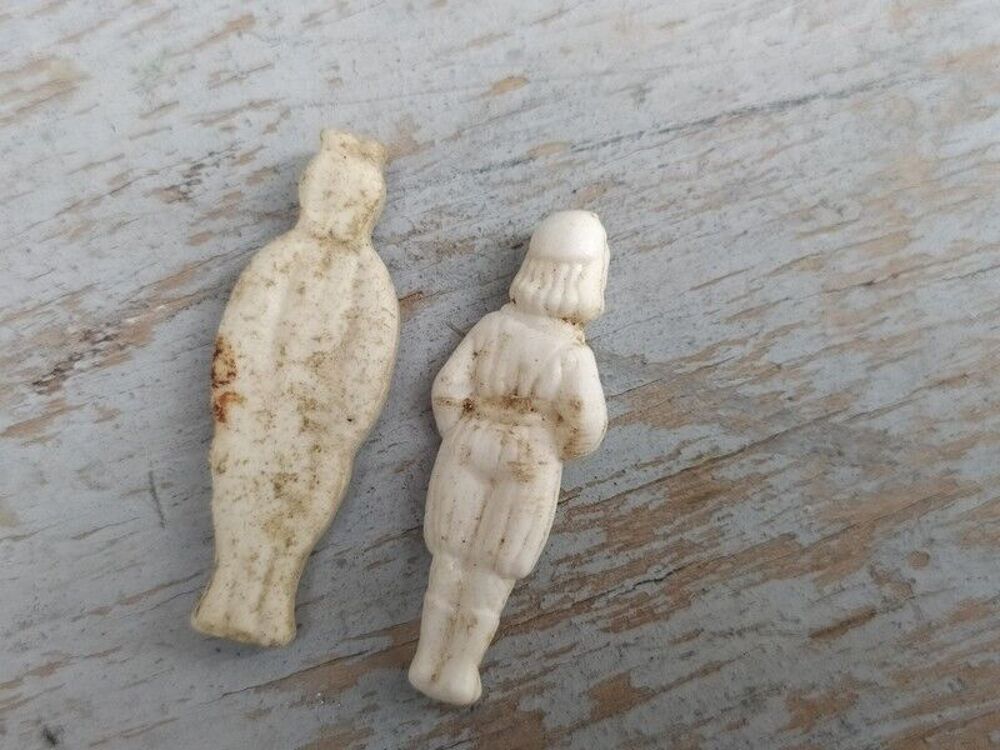 Deux F&egrave;ves Anciennes dont Roi Ranque Ducong&eacute; 