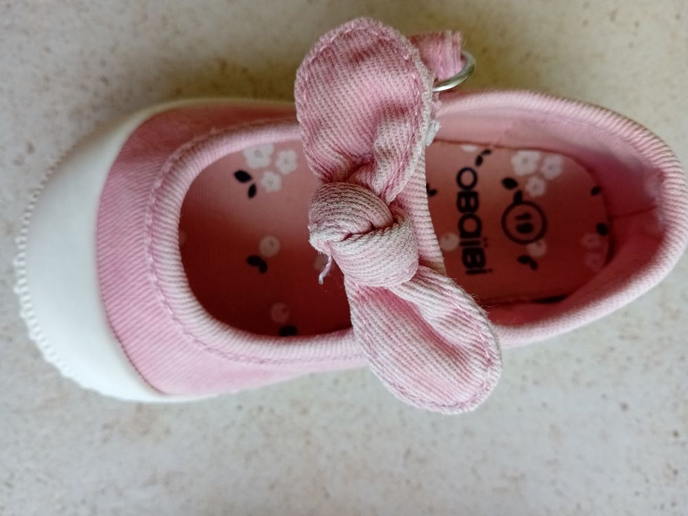 Chaussures B&eacute;b&eacute; 6 mois taille 19 Chaussures enfants