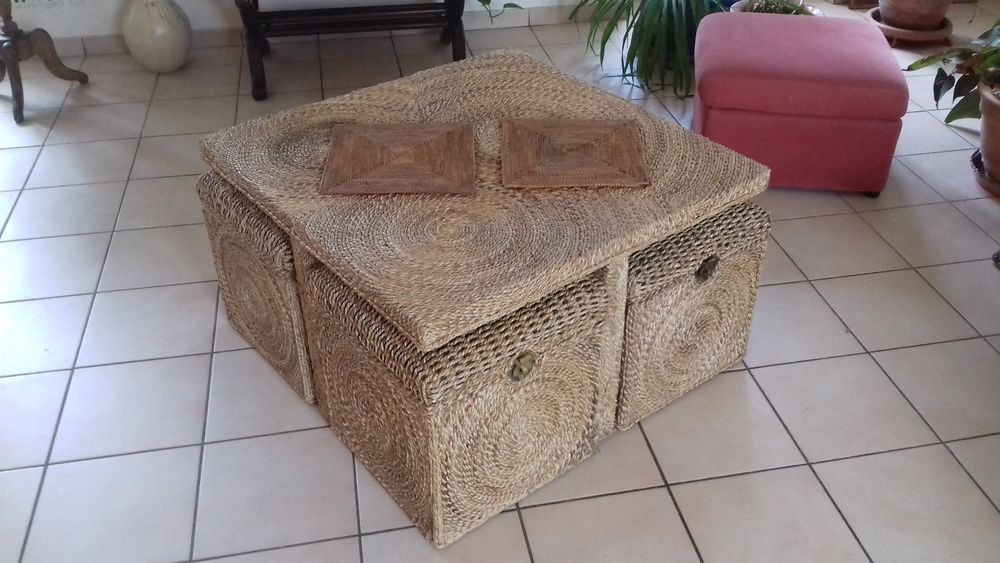 Table basse avec si&egrave;ges coffres Meubles