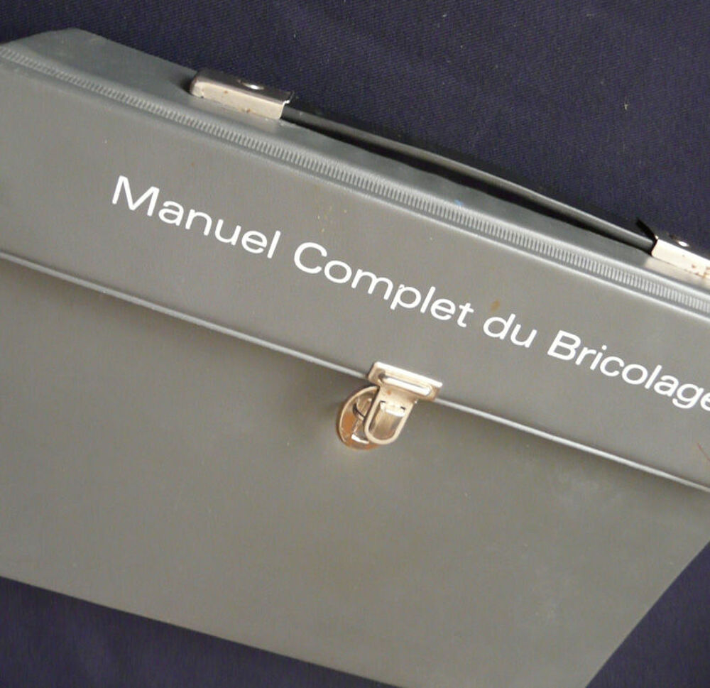 LE MANUEL COMPLET DU BRICOLAGE, Valisette 2 classeurs, TBE Livres et BD