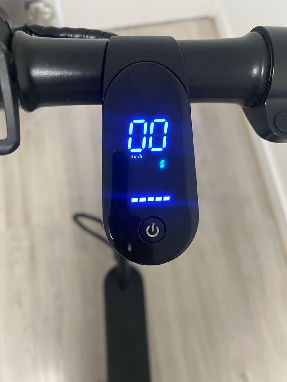 Trottinette &eacute;lectrique Leawin e5pro V�los