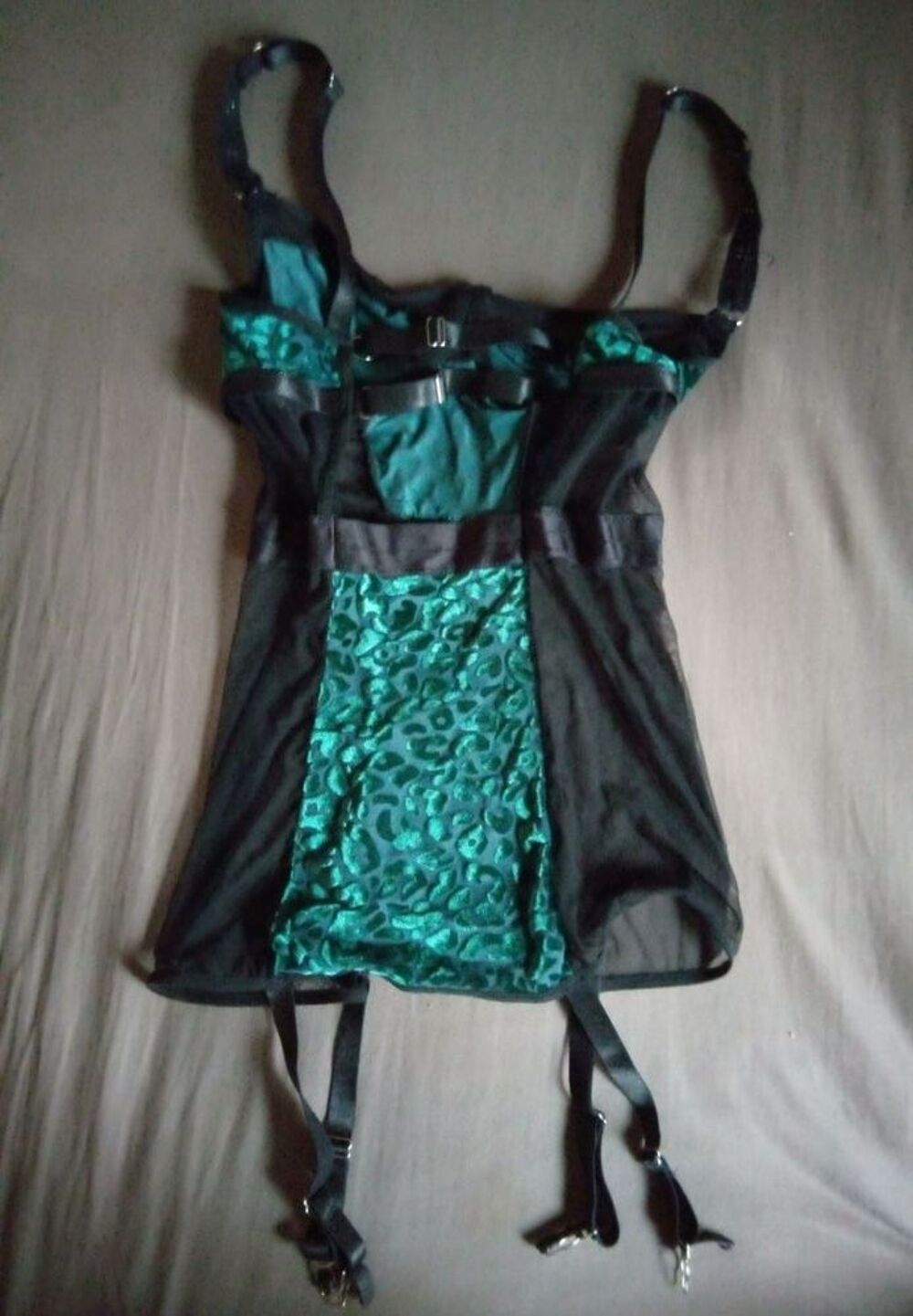 Ensemble body porte jarretelle et string - taille S Vêtements