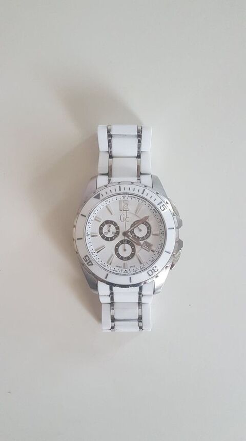 Montre blanche cramique Guess Homme 30 Rosny-sous-Bois (93)