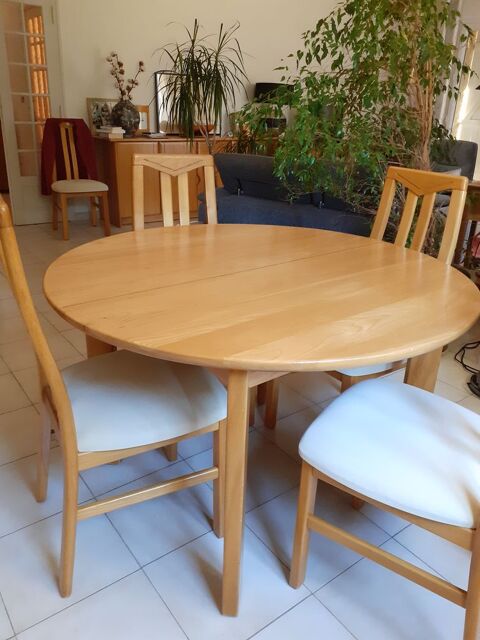 TABLE ET 6 CHAISES EN BOIS MASSIF Saint-Georges-d'Orques (34)